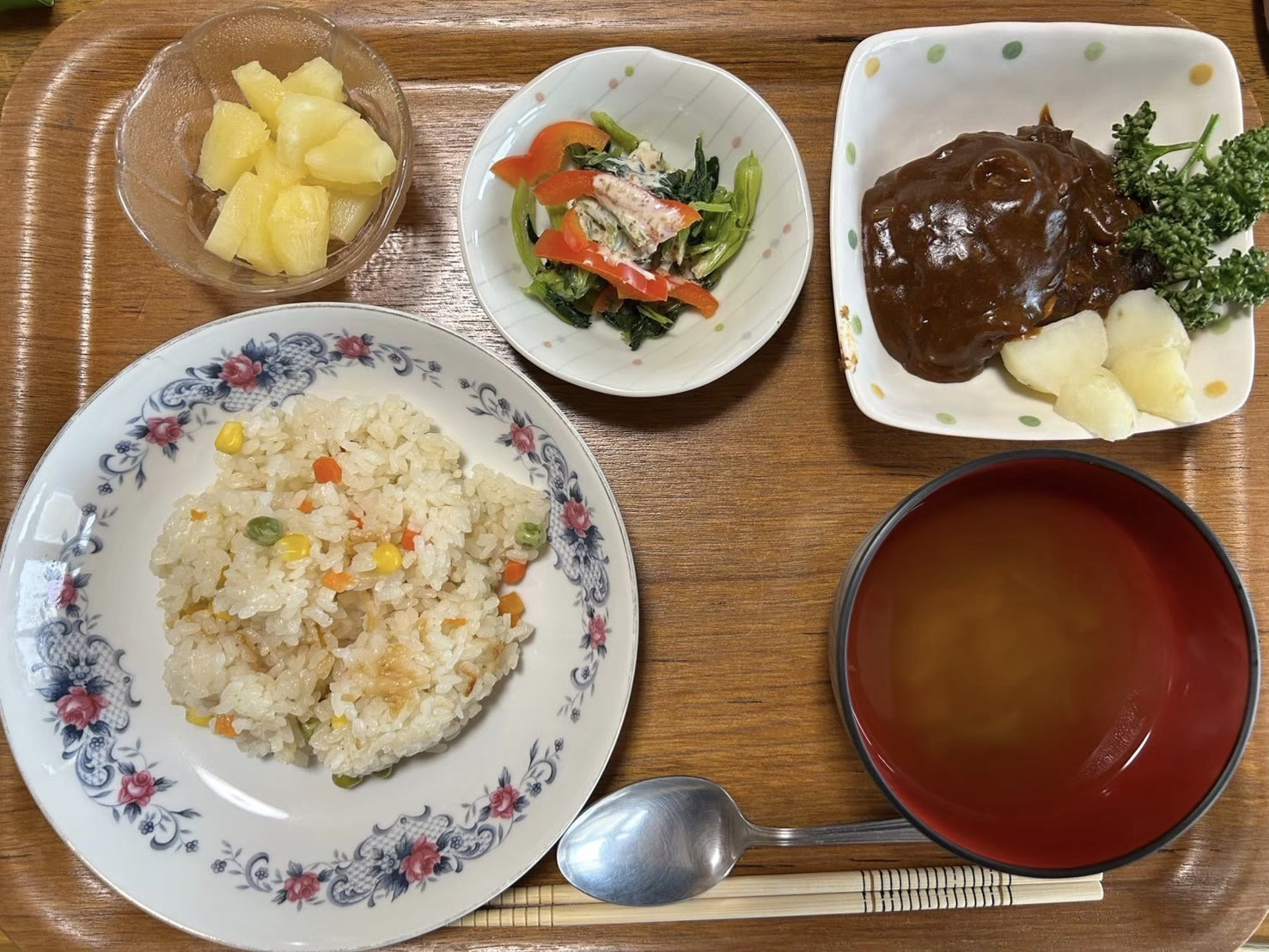 本日のお昼ごはん